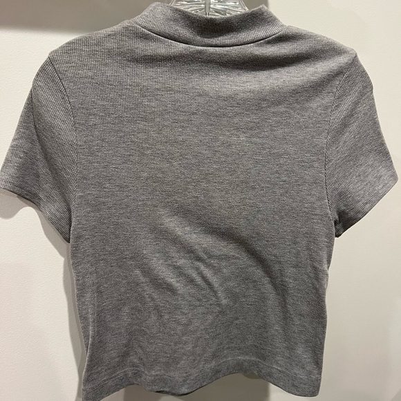 We The Free Gray High Neck Short Sleeve Tee With Side Button Accents Size L - Picture 3 of 8